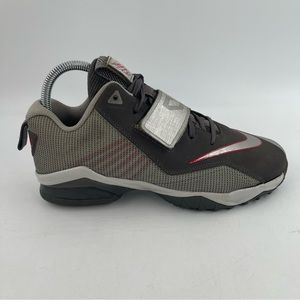 🥾 Nike Kids CJ Trainer 2 GS Metallic Grey Red Shoes Sneakers - Size 7 Youth
